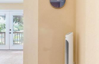 Modern DT Home-King size Bed-Patios-Long Stays-WiFi - Foto 2