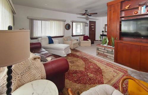 Huge historic, w/large yard & close to beach - Foto 1