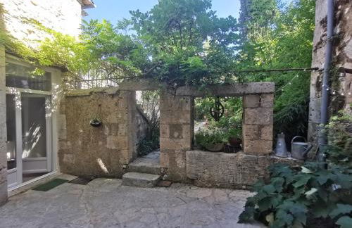 Alice & Jeanne - Photo 4