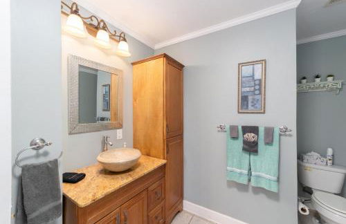 Martin B- historic district apt with pool - Foto 17