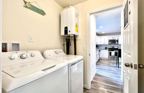 Beach House Cape May just 1 block from the Bay & a Short 5 minutes walk, Sleeps 19 - Foto 39