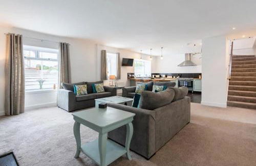 5 Bedrooms/sleeps 10-12/free Wifi & Parking/garden - Foto 37