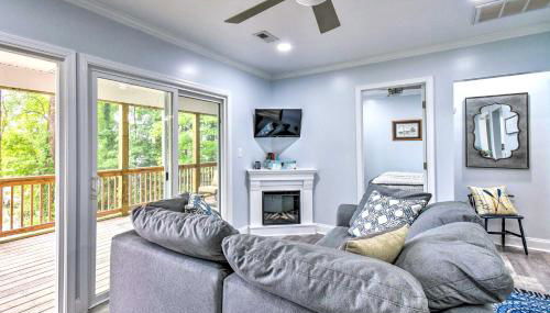 Relaxing Riverfront Cottage with Boat Dock! - Foto 3