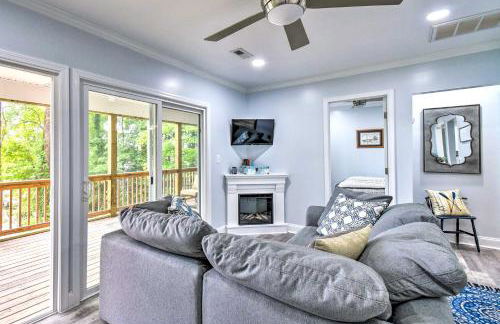 Relaxing Riverfront Cottage with Boat Dock! - Foto 3