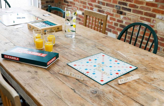 Charming Beach Getaway - Spacious 4BR Sunny Garden - Foto 11