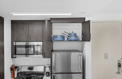 FiDi 1 BR w Work Setup by Anyplace - 11687 - Foto 13