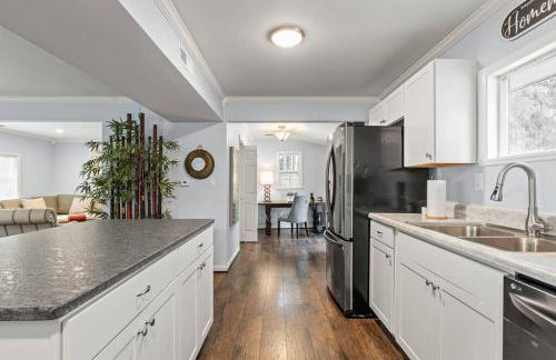 The Bamboo House! Dog-Friendly Home n RVA Sleeps 8 - Foto 24