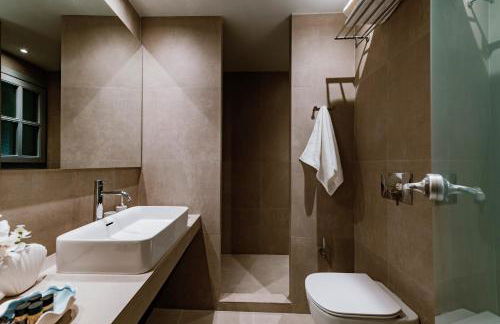 Lindos Calmare Suites - Photo 31