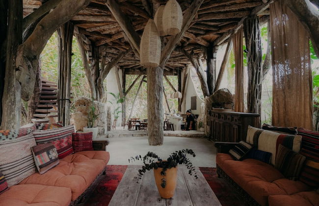 Beautiful Jungle Loft With Rooftop Pool and Gym - Photo 39