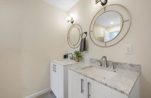 Spacious House in Prime Location - Photo 59