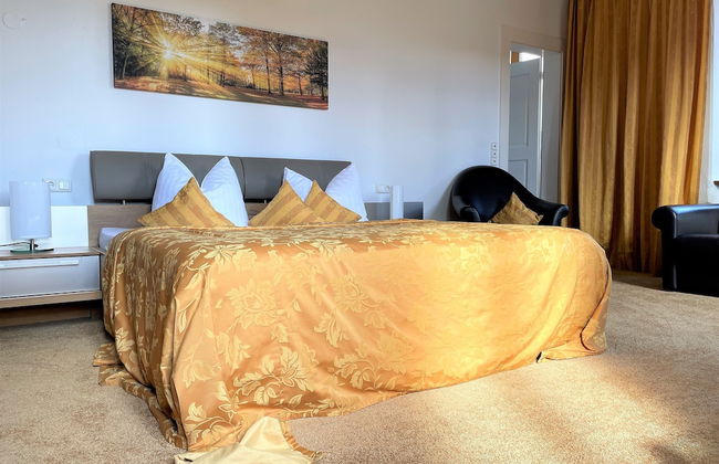 Schloss Weißenburg - Photo 44