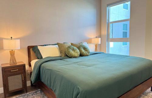 Upscale Escape 10 Min from Disneyland With Pool & Gym - Foto 2