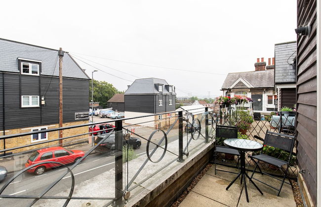 Velvet 1-bedroom Apartment With Balcony, Hoddesdon - Foto 49