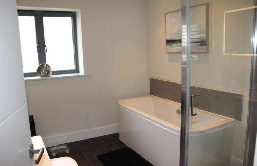 Large 4 Bedroom Seaside House by the beach and cliffs - Foto 4