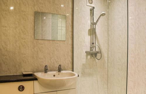 Farndale Apartment - Photo 13