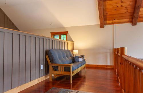 Chasing Sunsets: A Cozy 2-Bedroom Cabin in Smoky Mts with Stunning Mountain Views. - Foto 25