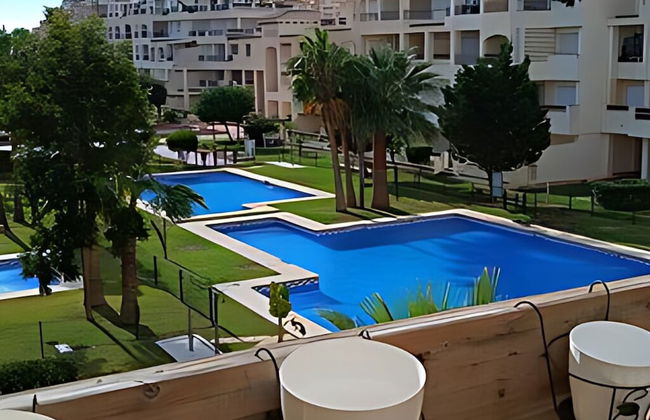 Lovely 2 Bedroom, 2 Bathroom Apartment With Pool - Foto 1