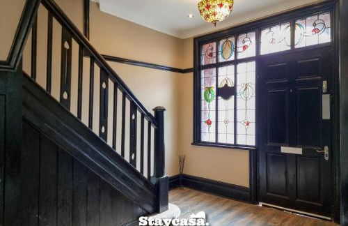 Spacious 6-Bed with Large Patio and Free Parking - Foto 26