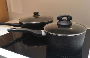 Bee City Cosy Stay - Near Train Stations and Shopping Centre with Paid Private Parking, 500Mbps Internet and Netflix - Foto 18