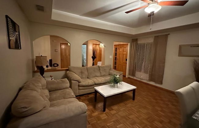 McAllen Majesty 4BR w Pool and Comfort - Foto 34