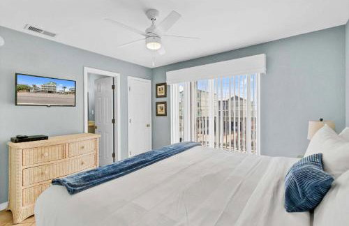 3BR Condo Gulf Views with Pool, Boat Launch and Dock - Photo 11