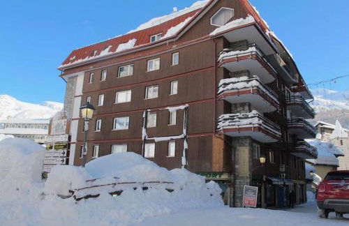 Luna's Cozy Apartment, skiin skiout in centre - Foto 16