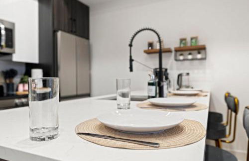 Charming LUXE 1BR, Free Parking, Kitchen and Laundry - Foto 22