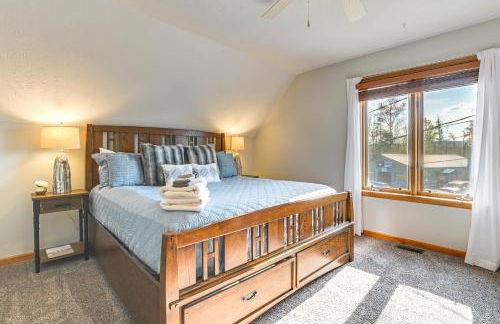 2 Living Areas! Cedar Home 11 Mi to Mt Holiday Ski - Foto 12