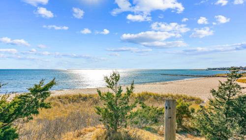 Cozy Spacious Home Walk to the Beach and 1 Mile to Downtown Hyannis - Foto 2