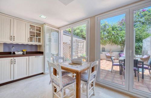 1107 Marbella Beach Front House - Photo 5