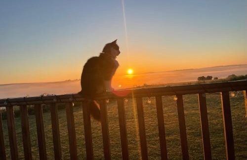 Cuddles & Bubbles Cozy Cabin with jacuzzi spa hot tub - Foto 33