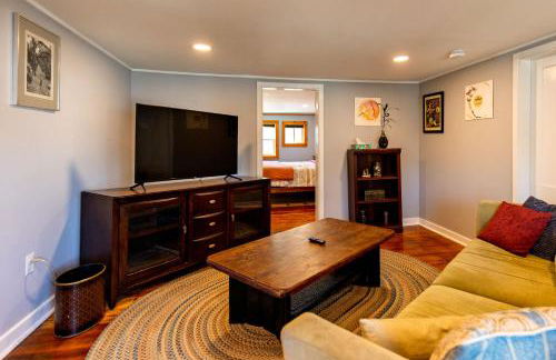 Private Renovated Apt w WasherDryer near dwntwn - Foto 10