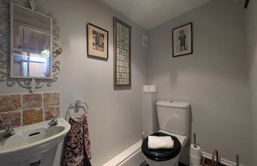 Charming 3 Bedroom Home in Jesmond - Pass the Keys - Photo 14