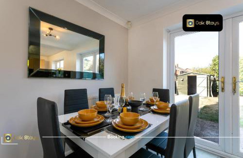 Quick Deals l 5 Bedroom l Sleeps 10 l Parking l Ideal for Groups l Oak Stays Short Lets & Serviced Accommodations - Foto 53
