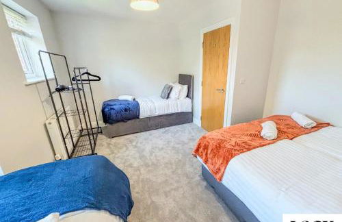 Family & Contractor Friendly 3 bed house Sleeps 8 in Maidenhead - Foto 14