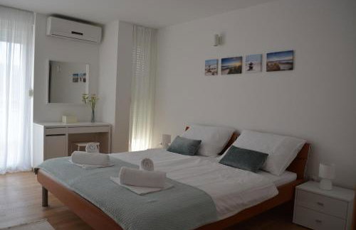 Villa Antea - modern house with pool - Foto 36