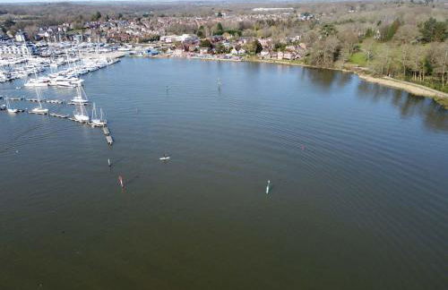 Brooklands Farm Hamble River Apartment with river frontage and garden - Foto 7