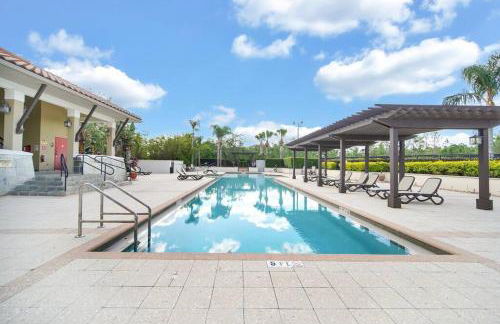 Vibrant 4BR Family Townhome 1 mile from Disney World and Disney Springs - Photo 61