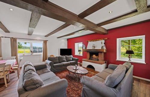 GUT KLETKAMP "Altes Backhaus" - Freistehendes Landhaus mit 7 Schlafzimmern I Kamin I Garten & Terrasse I 15 Min zur Ostsee I Parkplätze I Hundefreundlich I Bar I WLAN - Foto 2