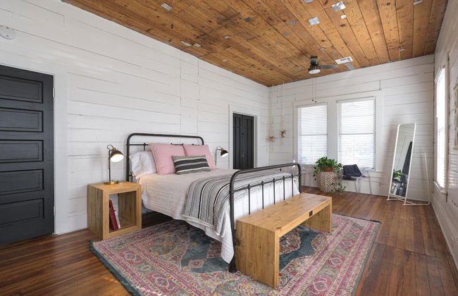 Restored 1930s Uptown Bungalow 2 min to Magnolia Silos - Foto 15