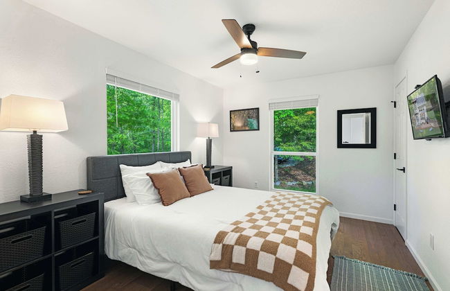 Treehouse LOZ Seclusion for 6! - Photo 5