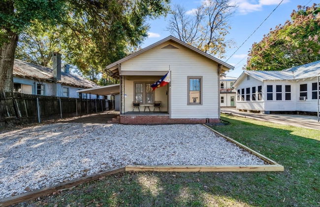 Corporate Comfort in Freetown - Port Rico Spacious Homes for Work Crews - Photo 34