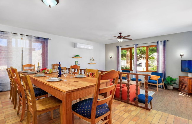 Spacious 4BR Villa Private Pool Cozy Location - Photo 28