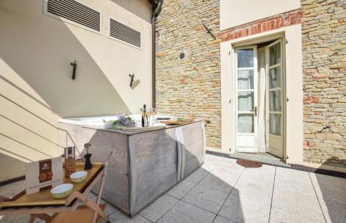 Nice Apartment In Santo Stefano Belbo - Photo 11