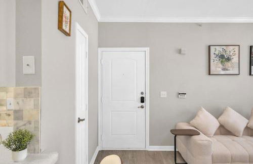 Charming 1BR Easy Access to The Woodlands - Photo 21