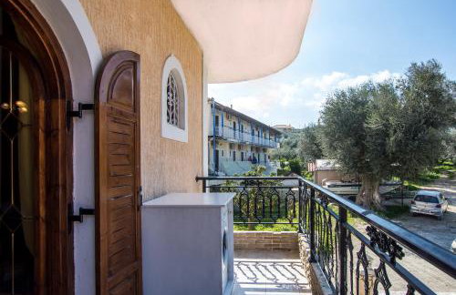 Paradise Bar Apartments - Photo 6