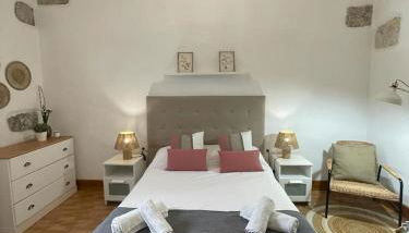 PRECIOSA CASA EMBLEMATATICA, PISCINA,WIFI - Foto 2