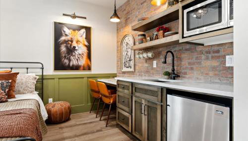 The Fox Room - Newly Built Downtown Midway Loft - Foto 3