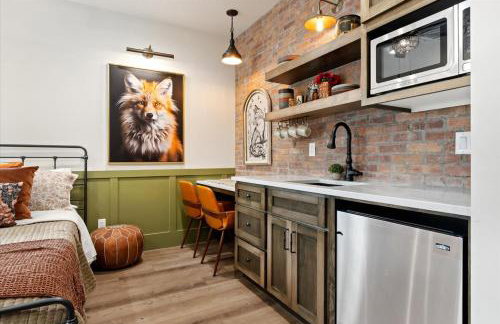 The Fox Room - Newly Built Downtown Midway Loft - Foto 3