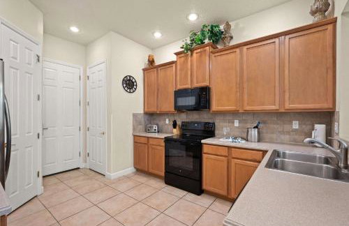 5BR home w private heated pool - Foto 13